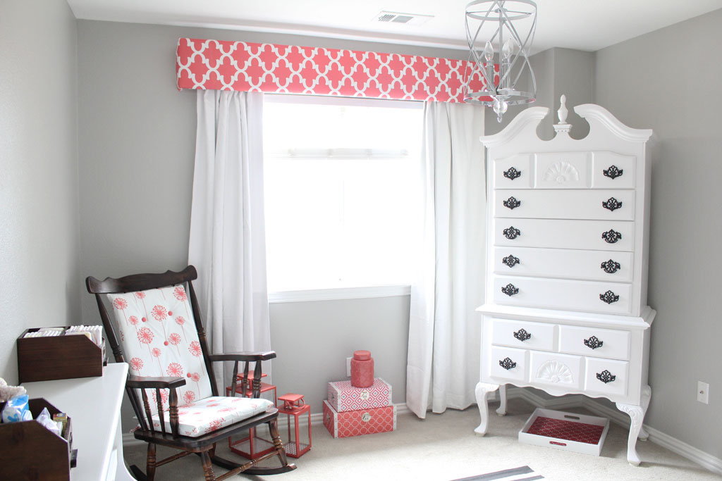 DIY Box Valance | www.amusingmj.com