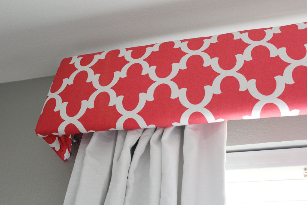 DIY Box Valance | www.amusingmj.com