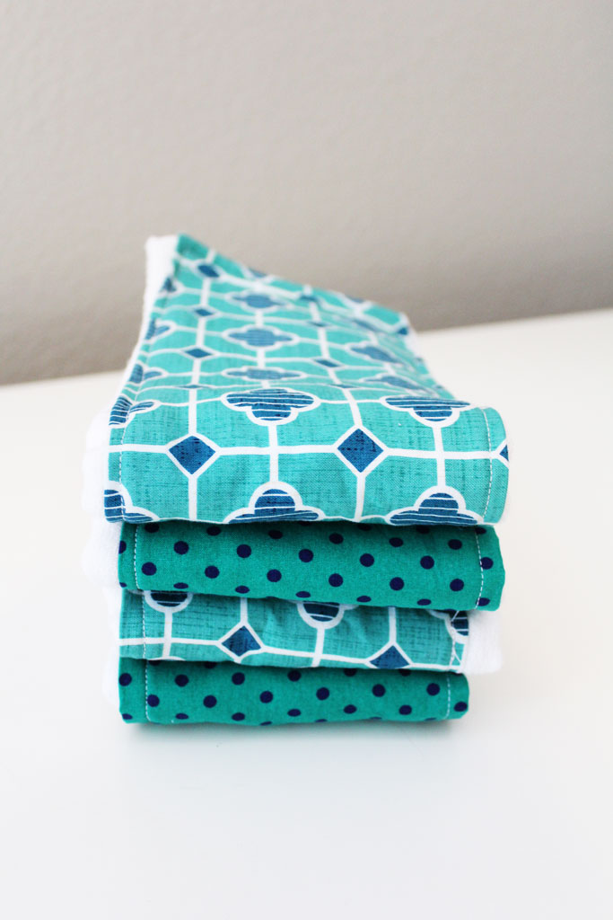 DIY Burp Cloths | www.amusingmj.com